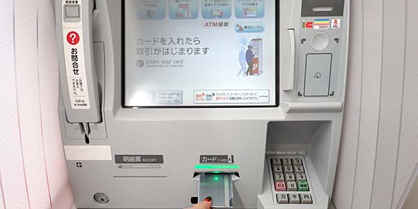 レイクALSAのカードローンとセブン銀行のATM